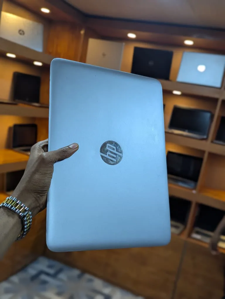 HP EliteBook 820 G3 Touchscreen Thumbnail 5
