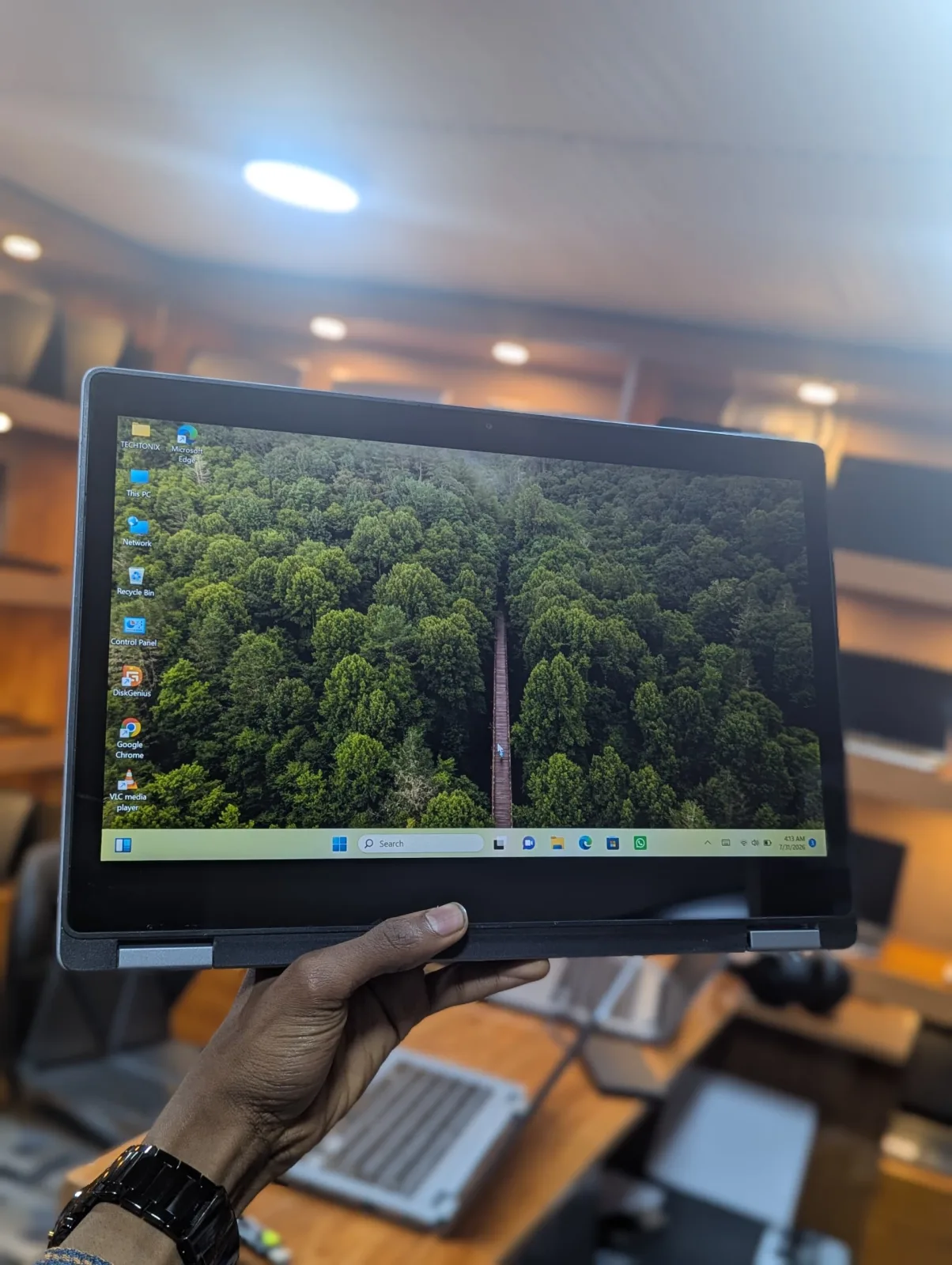 Dell Latitude 3310 2 in 1 Touch Thumbnail 7