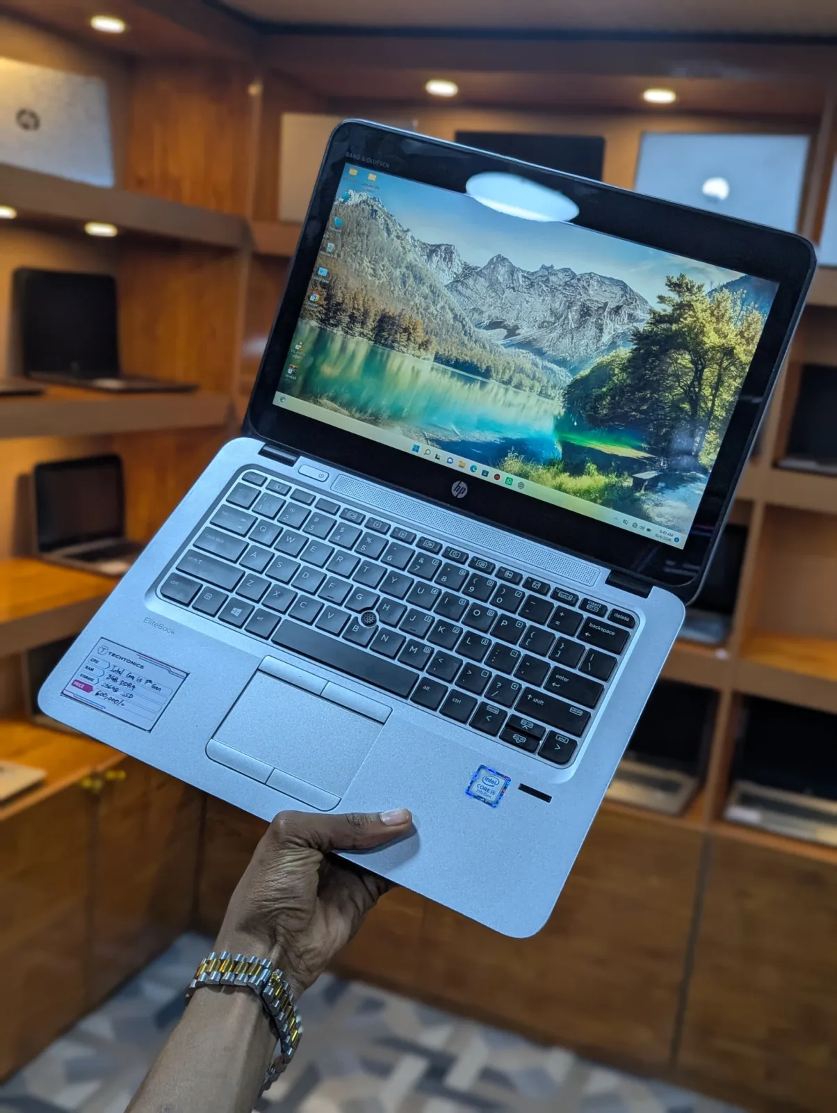 HP EliteBook 820 G4 Touchscreen Thumbnail 6