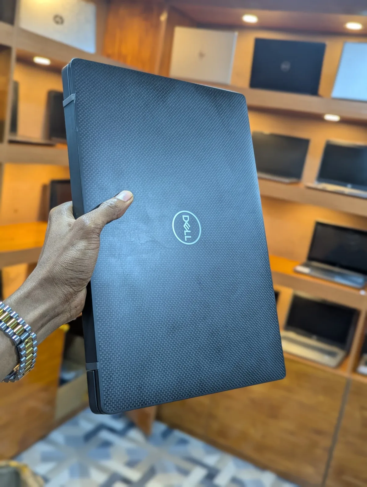 Dell Latitude 7400 i5 Thumbnail 3