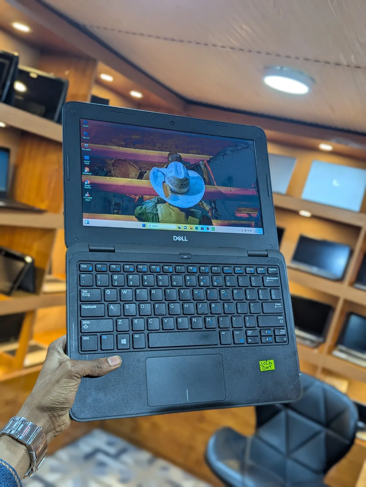 Dell Latitude 3190 Non-Touch Thumbnail 7