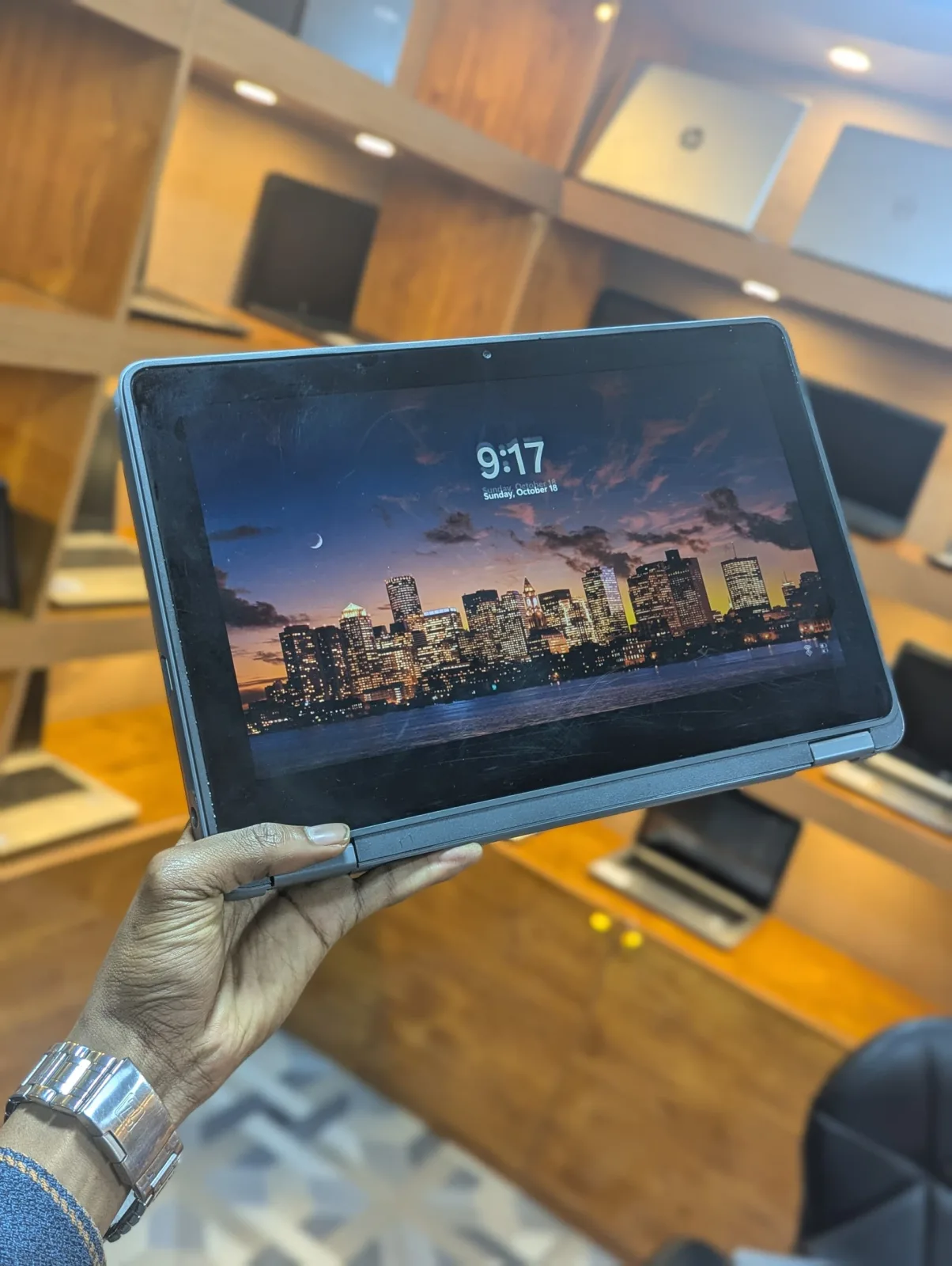 Dell Latitude 3120 Thumbnail 1