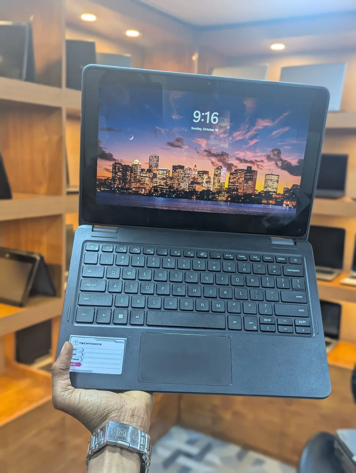 Dell Latitude 3120 Thumbnail 3
