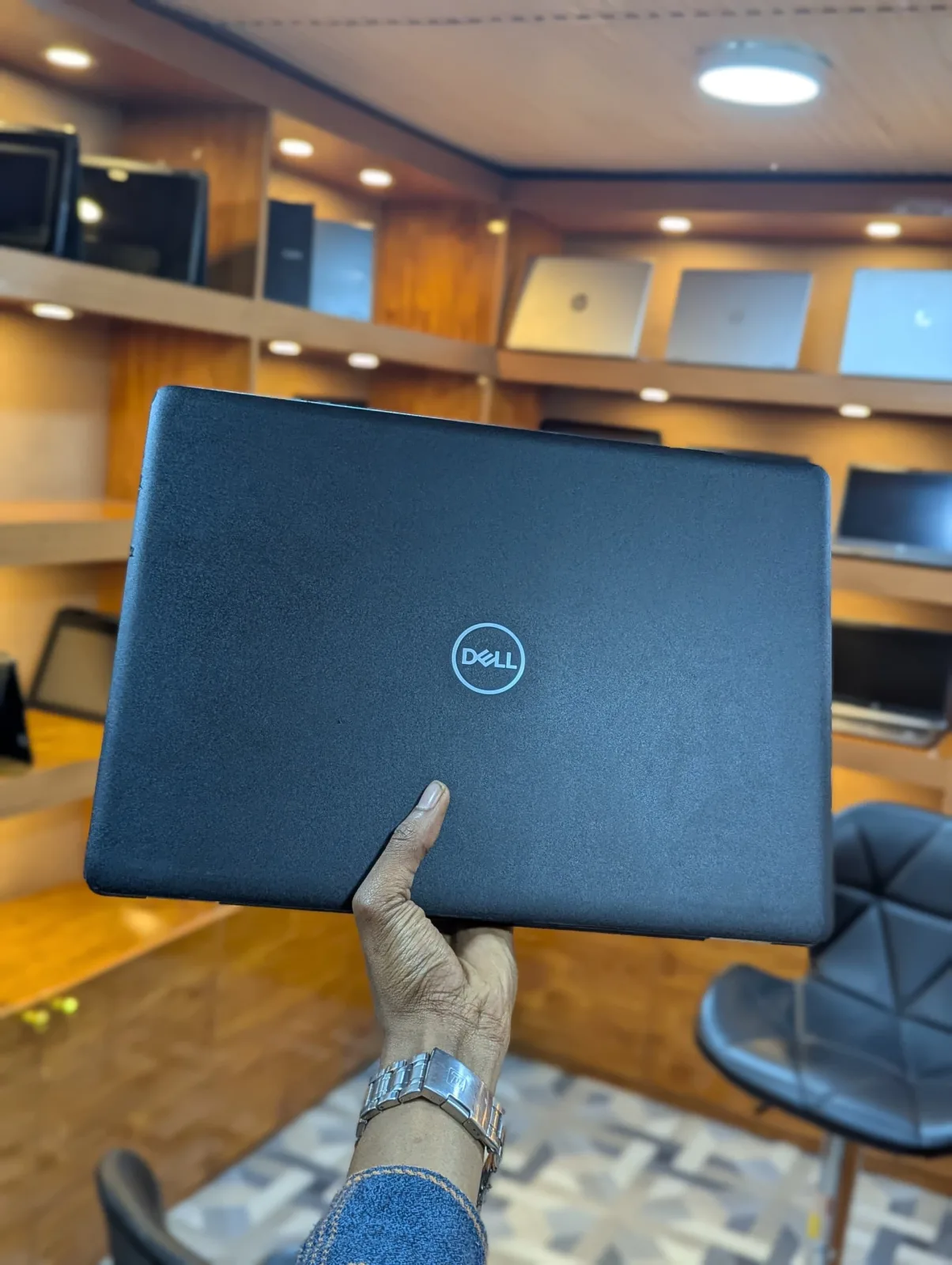 Dell Latitude 3490 Thumbnail 3