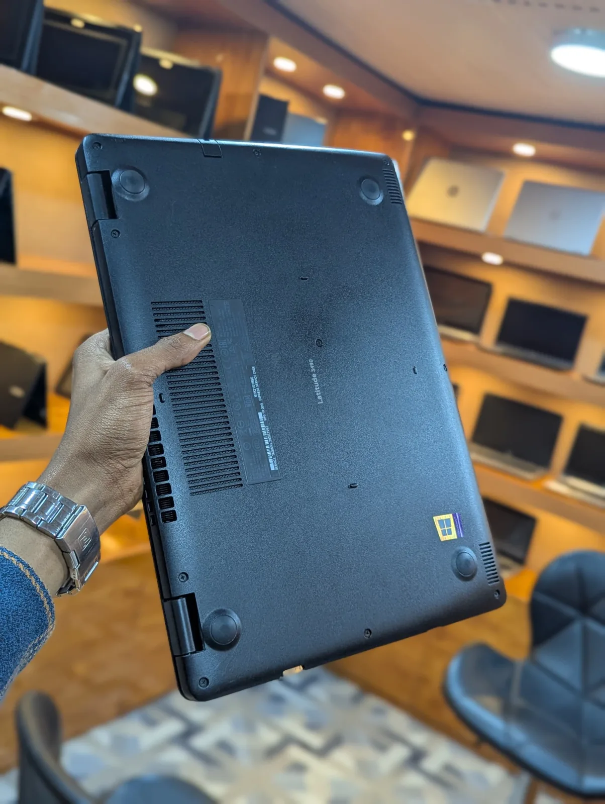 Dell Latitude 3490 Thumbnail 6