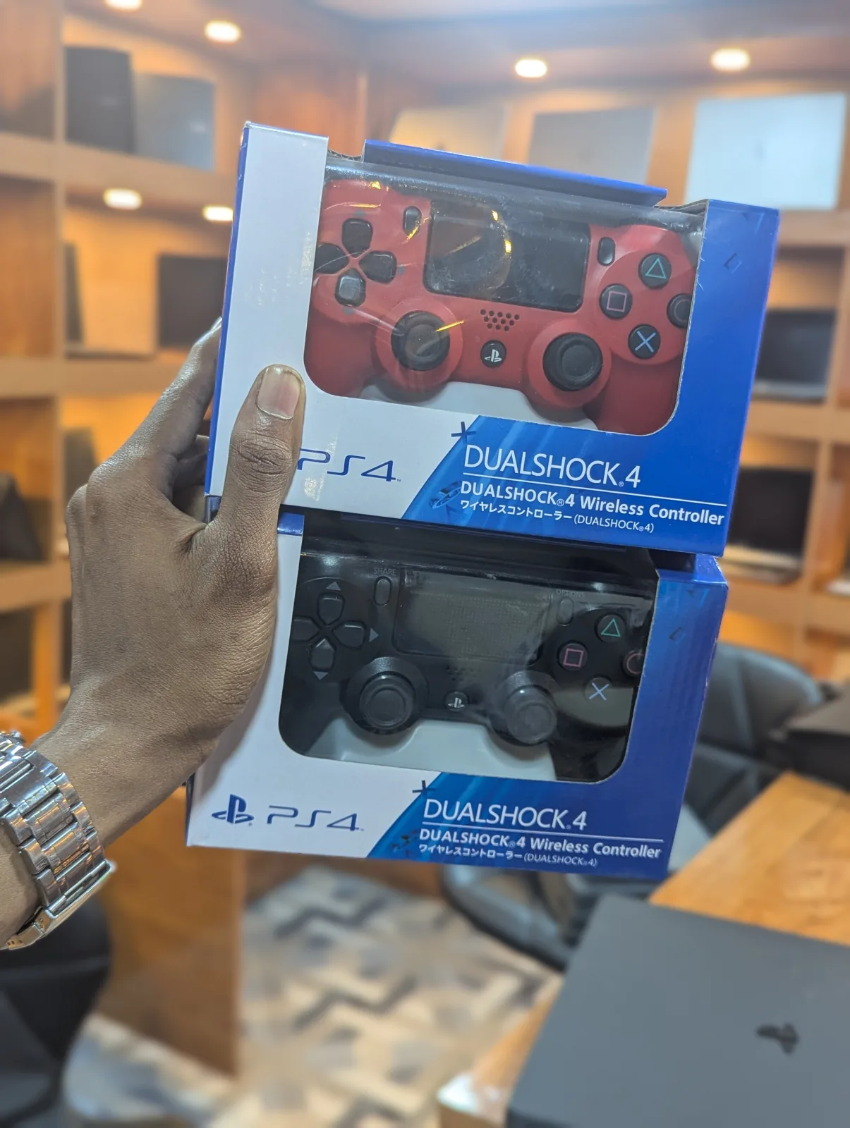 Playstation 4 (PS4) Slim Complete 7 Games Installed 2 Gamepads Controllers All Cables Thumbnail 4