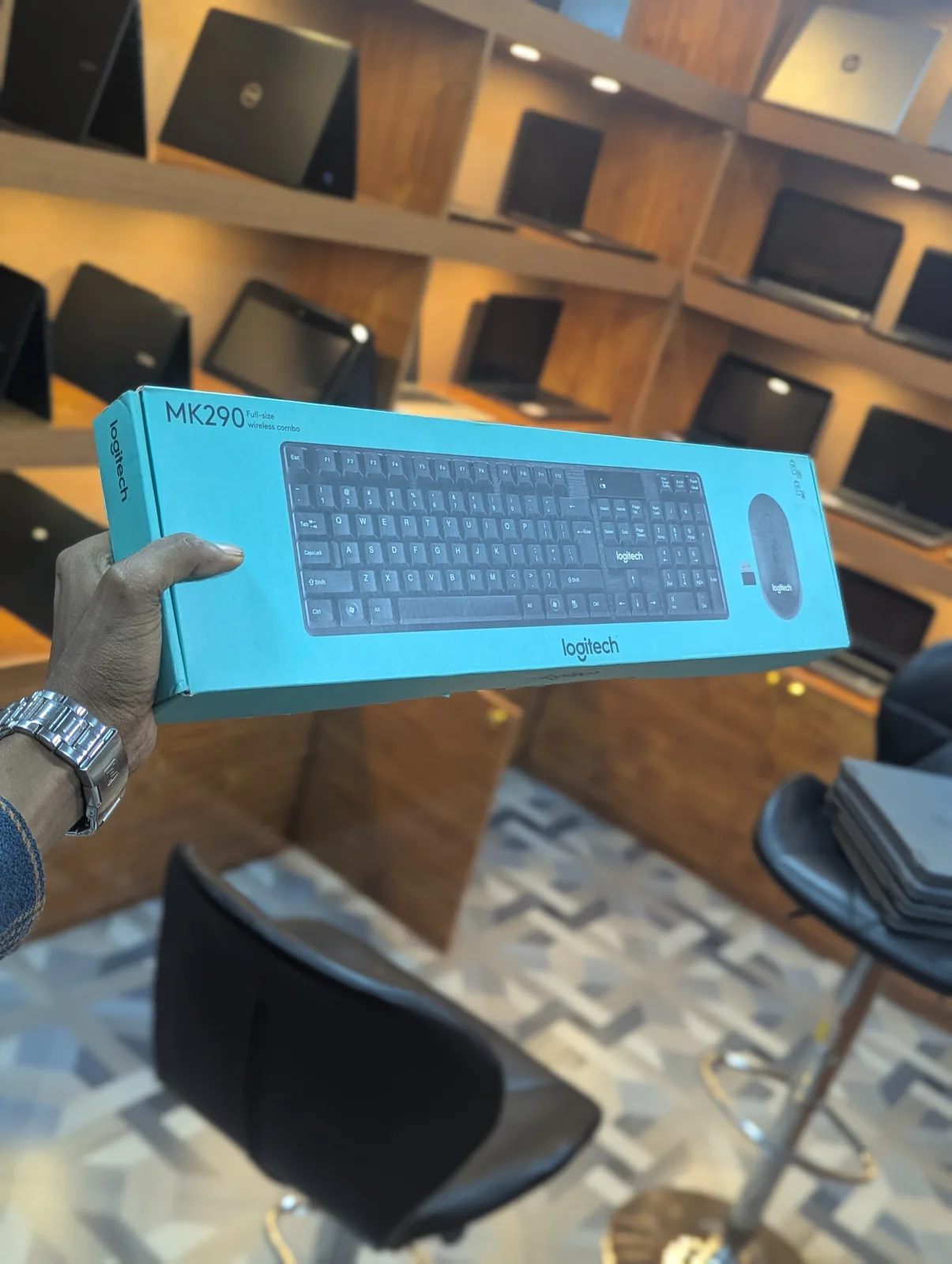 Logitech Wireless Keyboard and Mouse Thumbnail 7